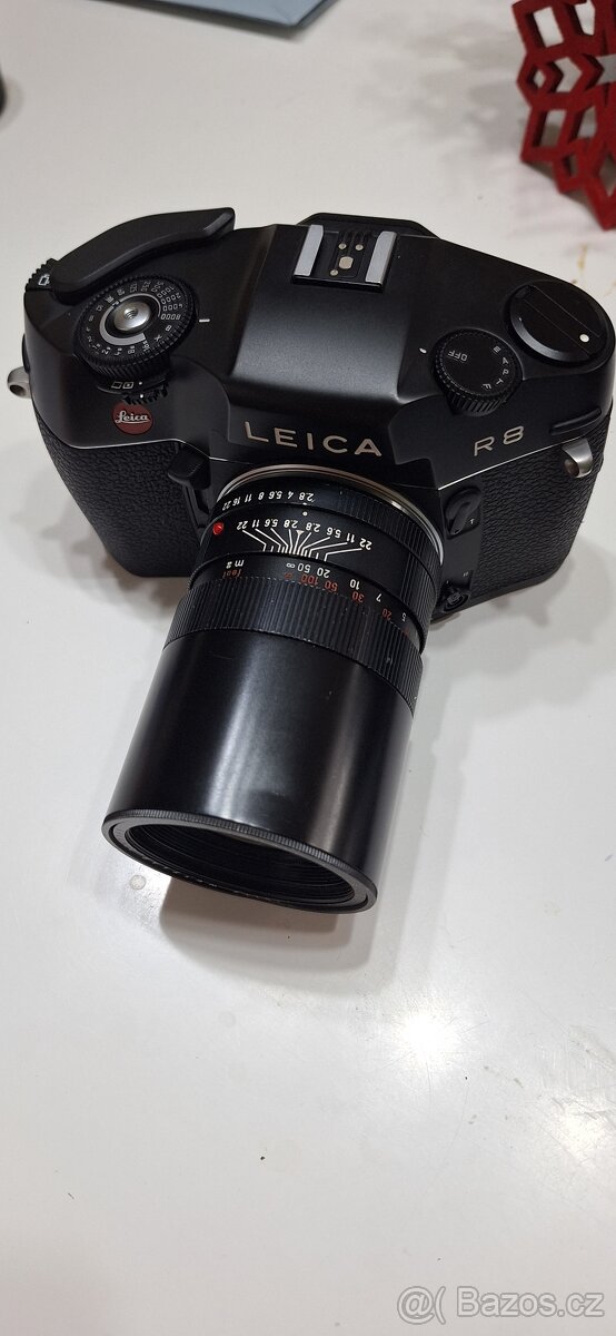 Leica R8 + Elmarit - R 135mm f2.8 - 2