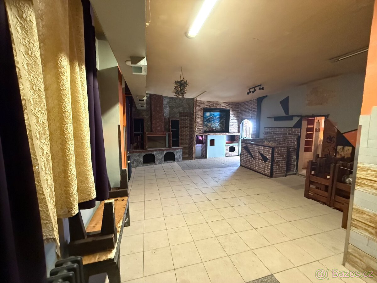 Pronájem komerčního prostoru 100 m² – Česká ulice, Most (obj - 2