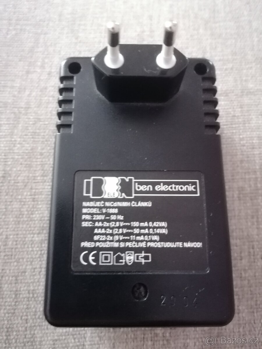 Nabíječka AA, AAA, 9V BATERIÍ - 2