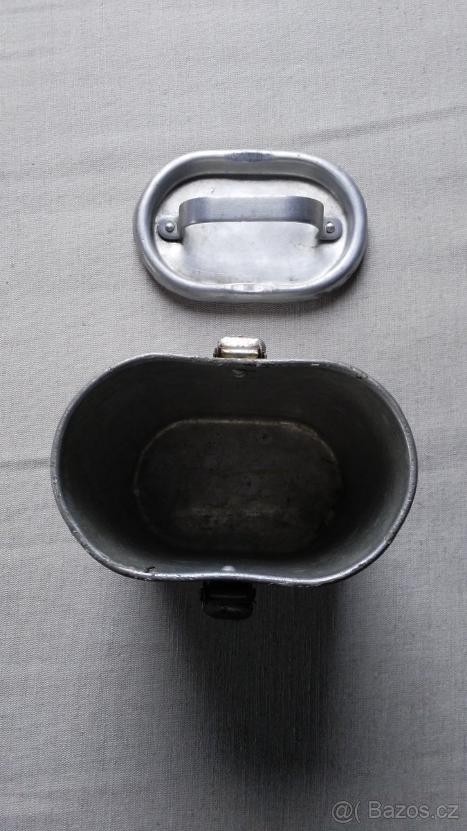 Starý vojenský ešus - 2