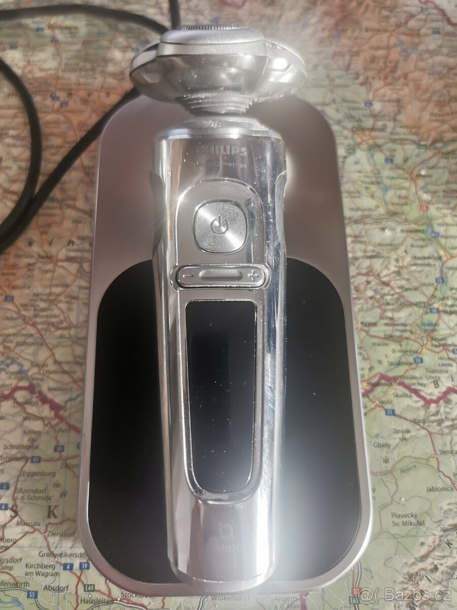 Prodám holící strojek Philips S9000 - 2