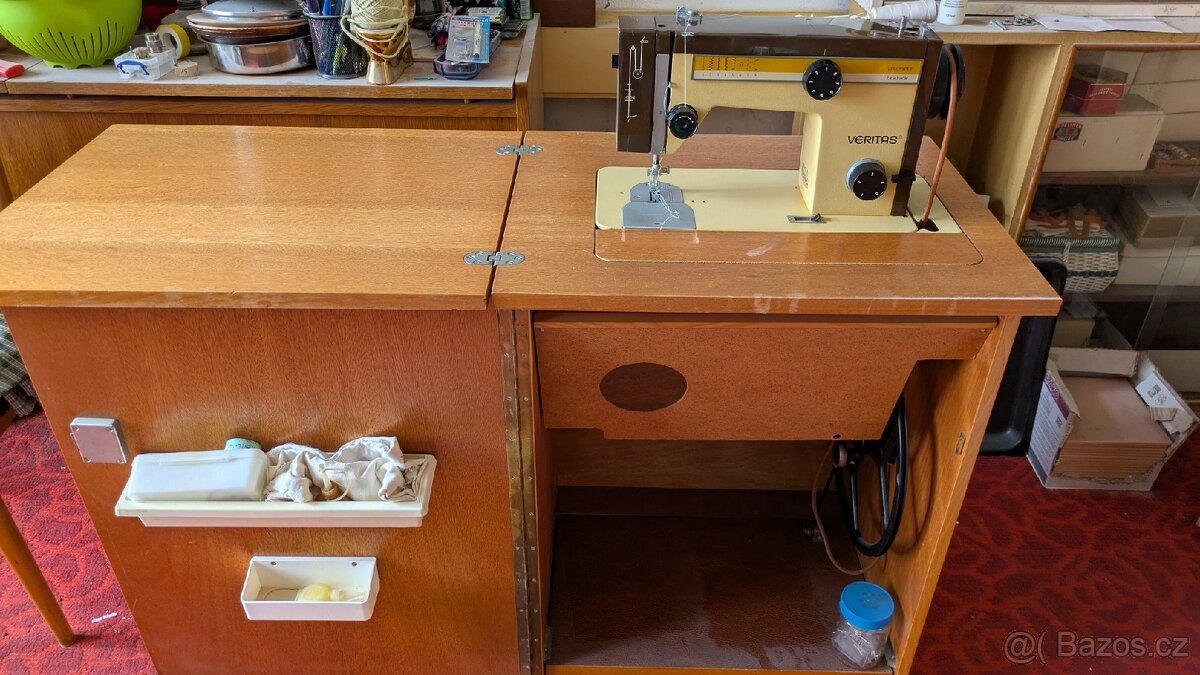 Šicí stroj Textima - 2