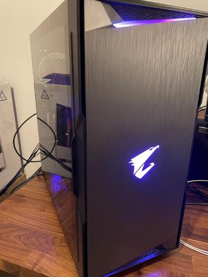 Gigabyte Aorus C300 Glass case - 2