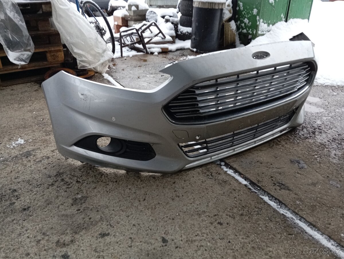 Prodám přední nárazník Ford - 2
