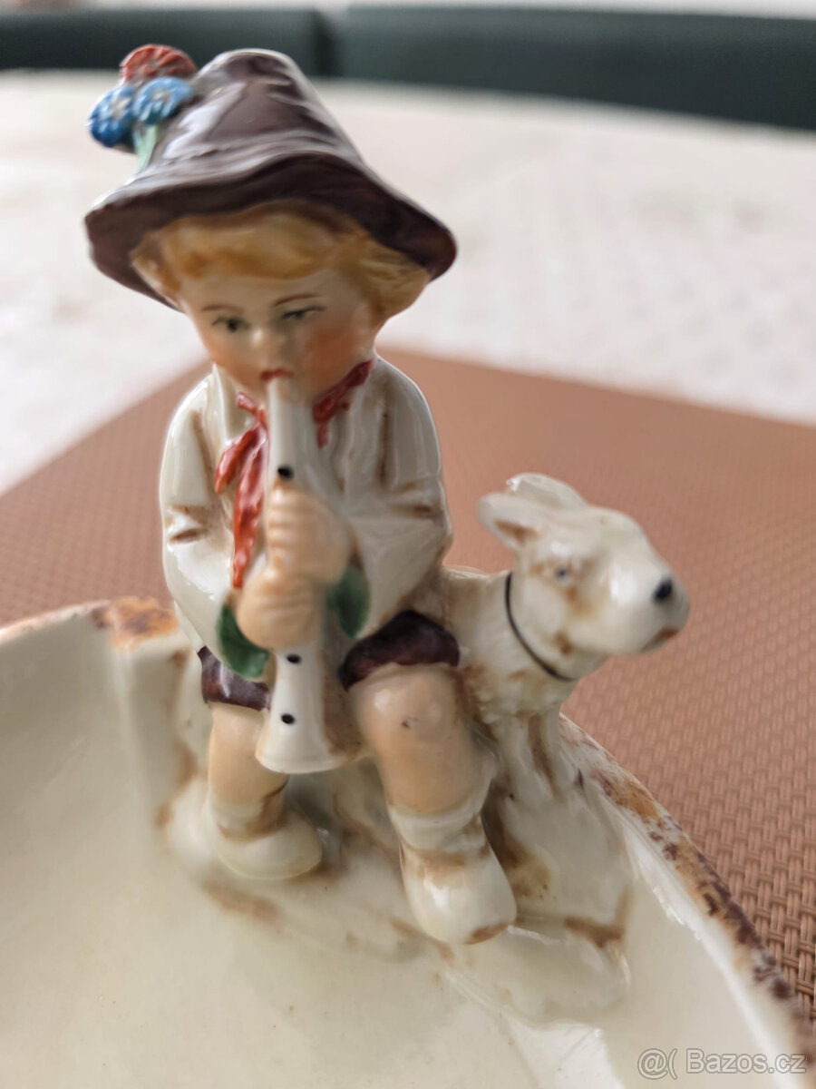 Dekorativní popelník - 2