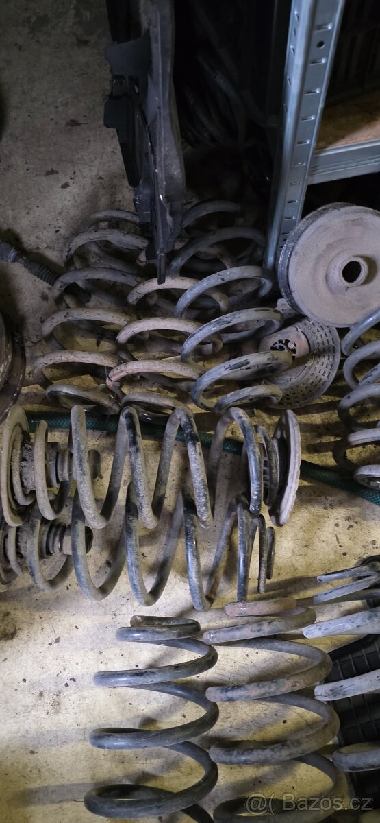 Mercedes-Benz Vito, Viano W 639: zadní pružiny - 2