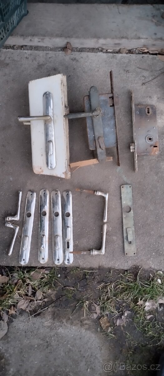 staré mosazné kování - 2