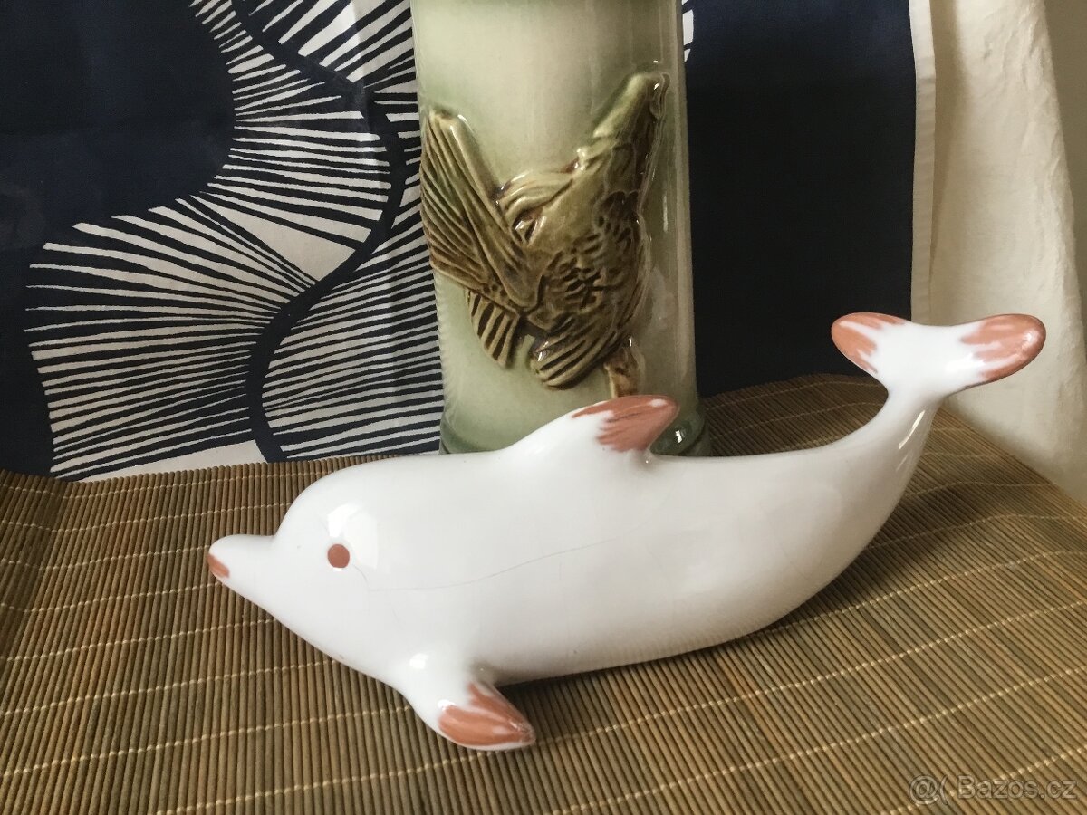 keramicky delfin 1970, korbel - 2