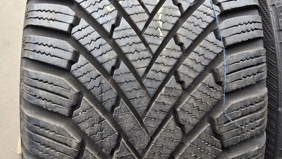 Zimní pneu 205/55/16 Continental - 2