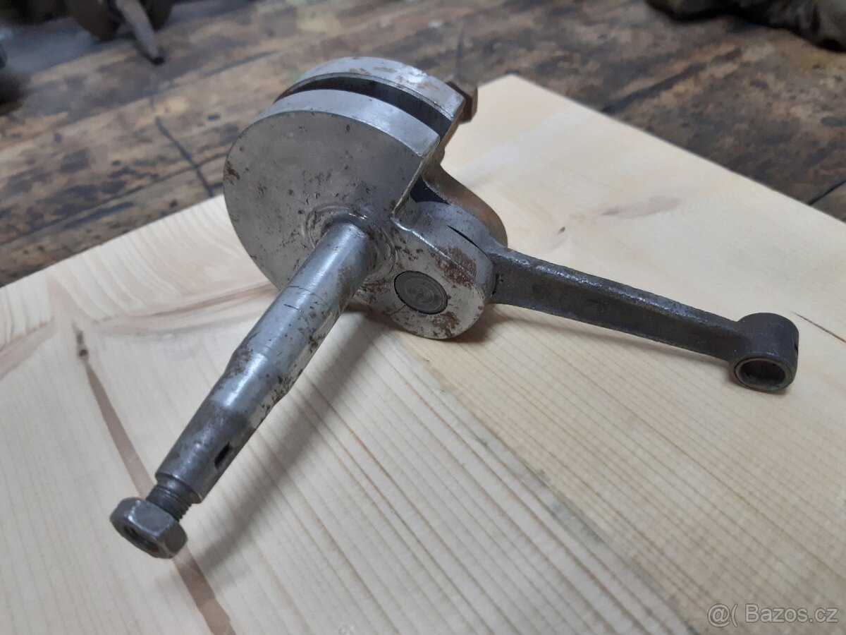 Stadion S22 kliková hřídel - 2