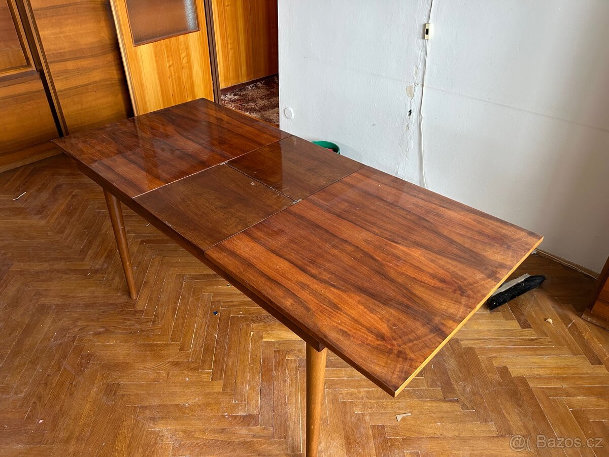 Starožitný nábytek - 2