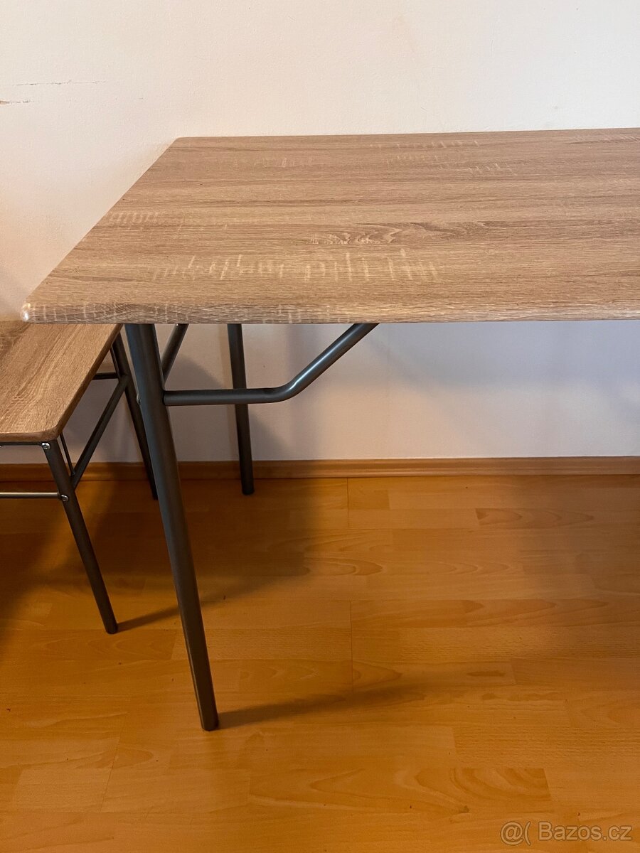Jídelní stůl - 2