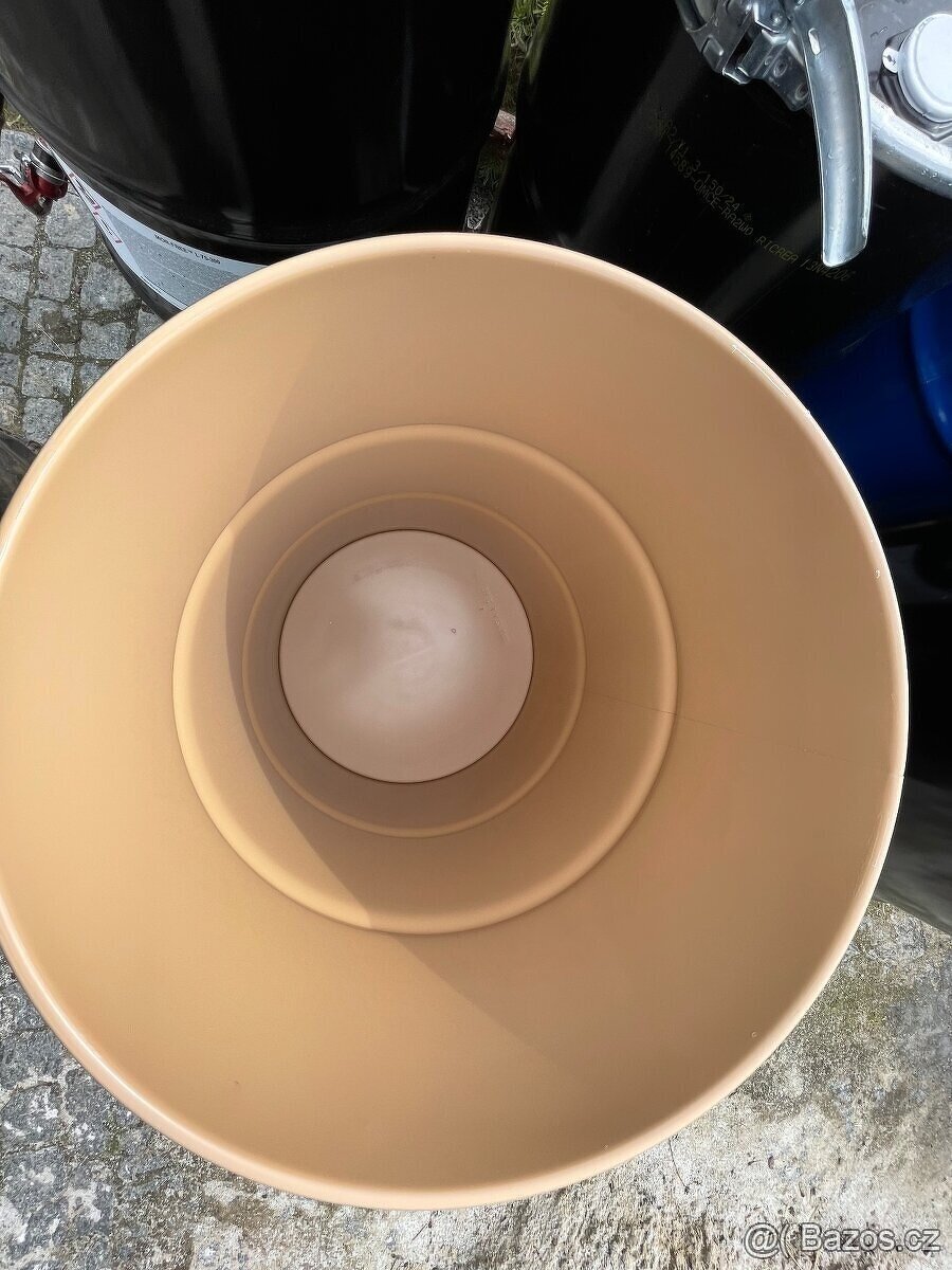 PRODÁM NOVÉ SUDY KOVOVÉ 200 LITRŮ SE SPONOU - 2