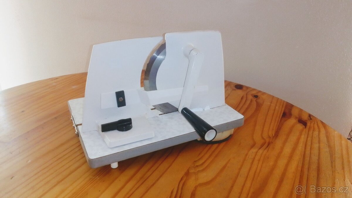 Kráječ chleba a potravin - 2