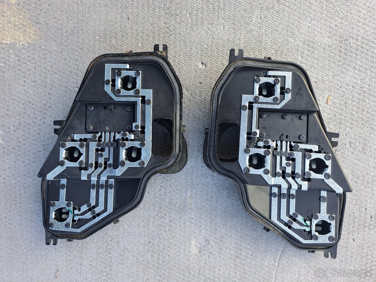 Patice do zadních Lamp Dacia Sandero - 2