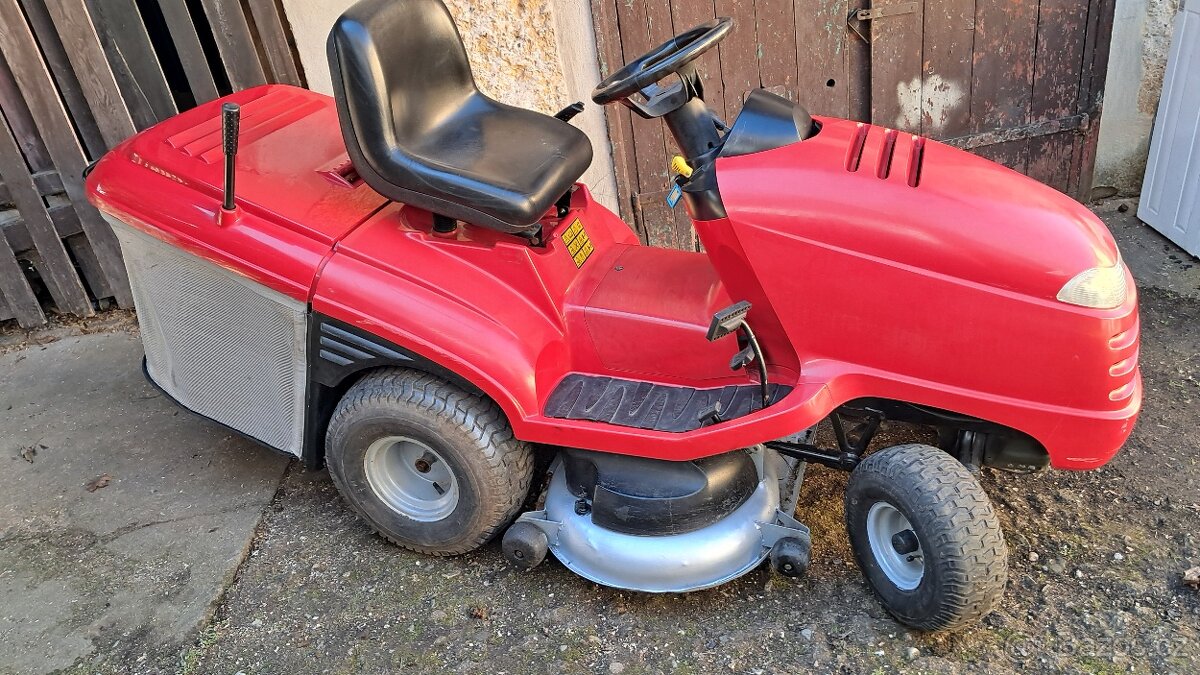 Zahradní traktůrek Honda - 2