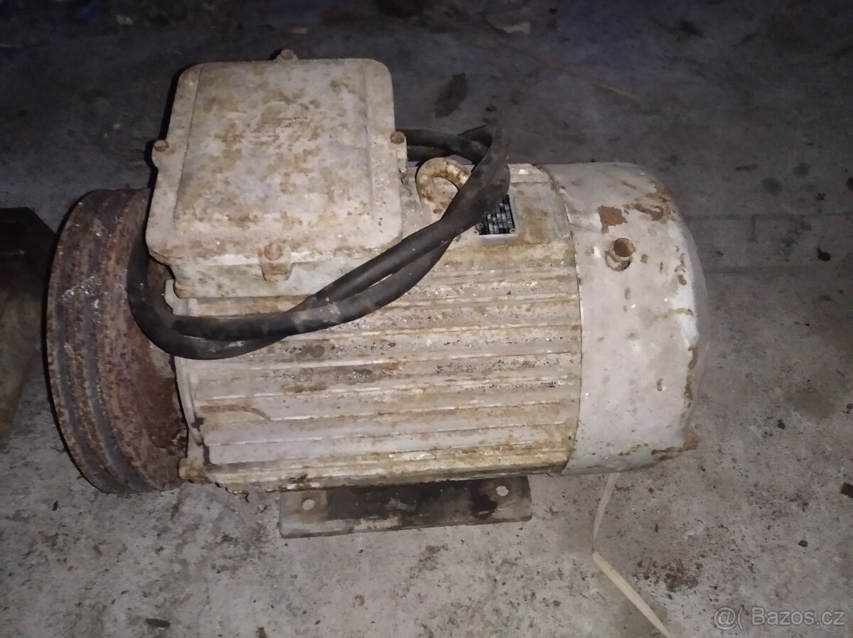 elektromotor 7,5 kW 965 ot/min - 2