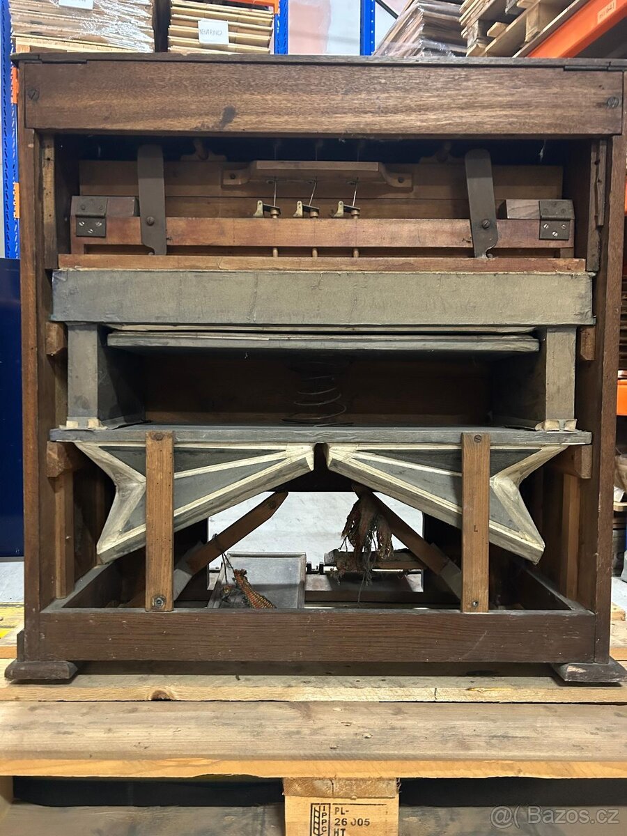 Prodám staré piano - 2