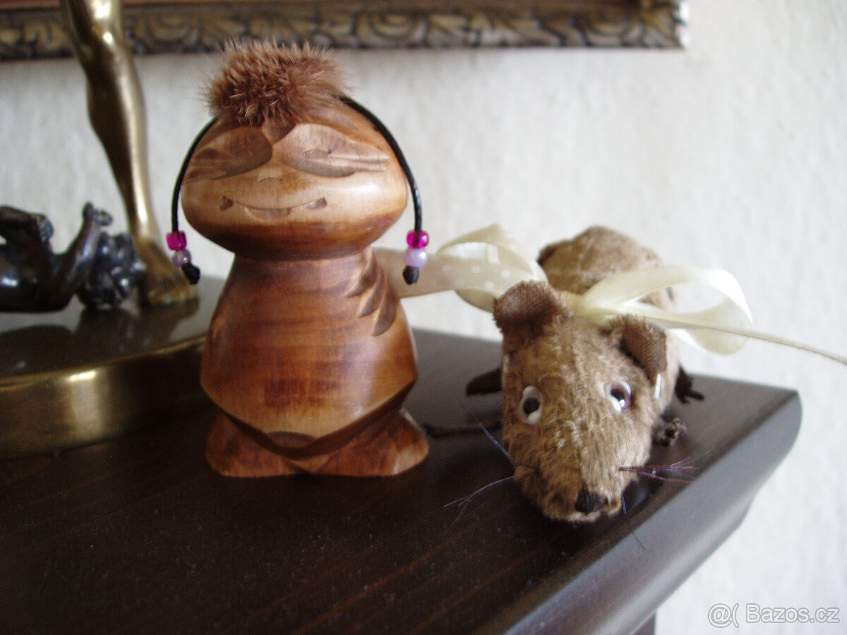 Dvě starožitné hračky - včelička dřevo, myška - 2