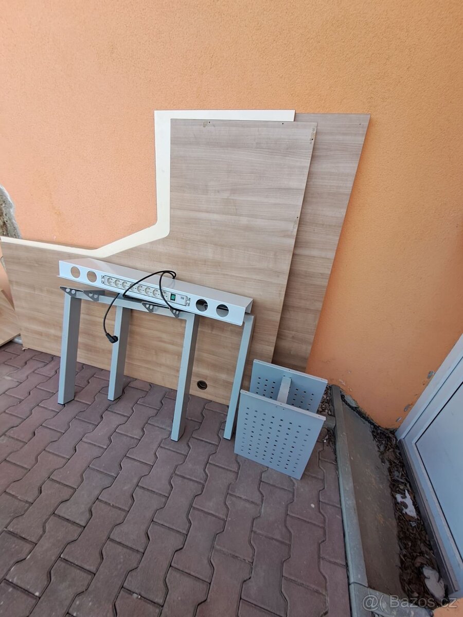 Kancelářský stůl - 2