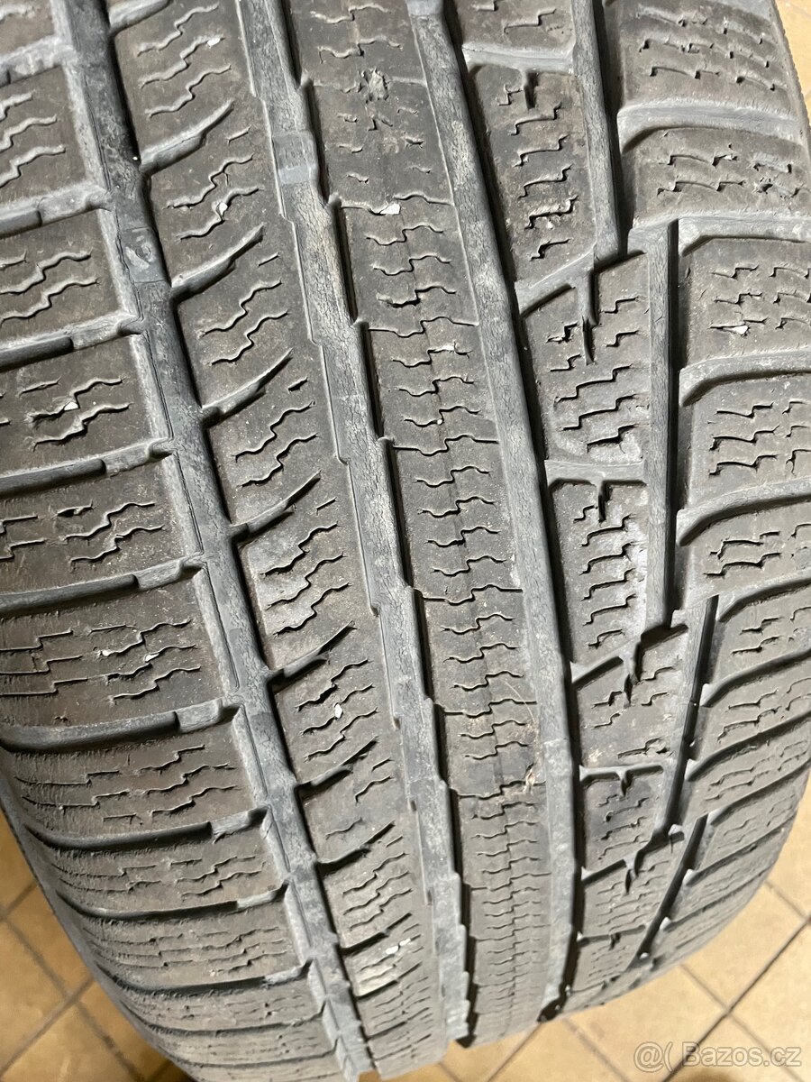 Nokian 245/45 R19 zimní - 2
