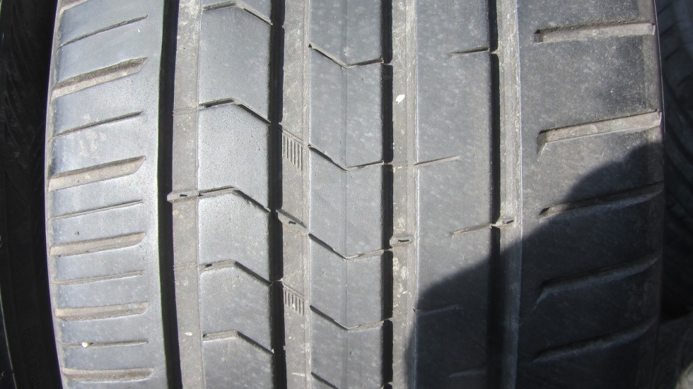 Letní pneu 235/40/18 Vredestein - 2