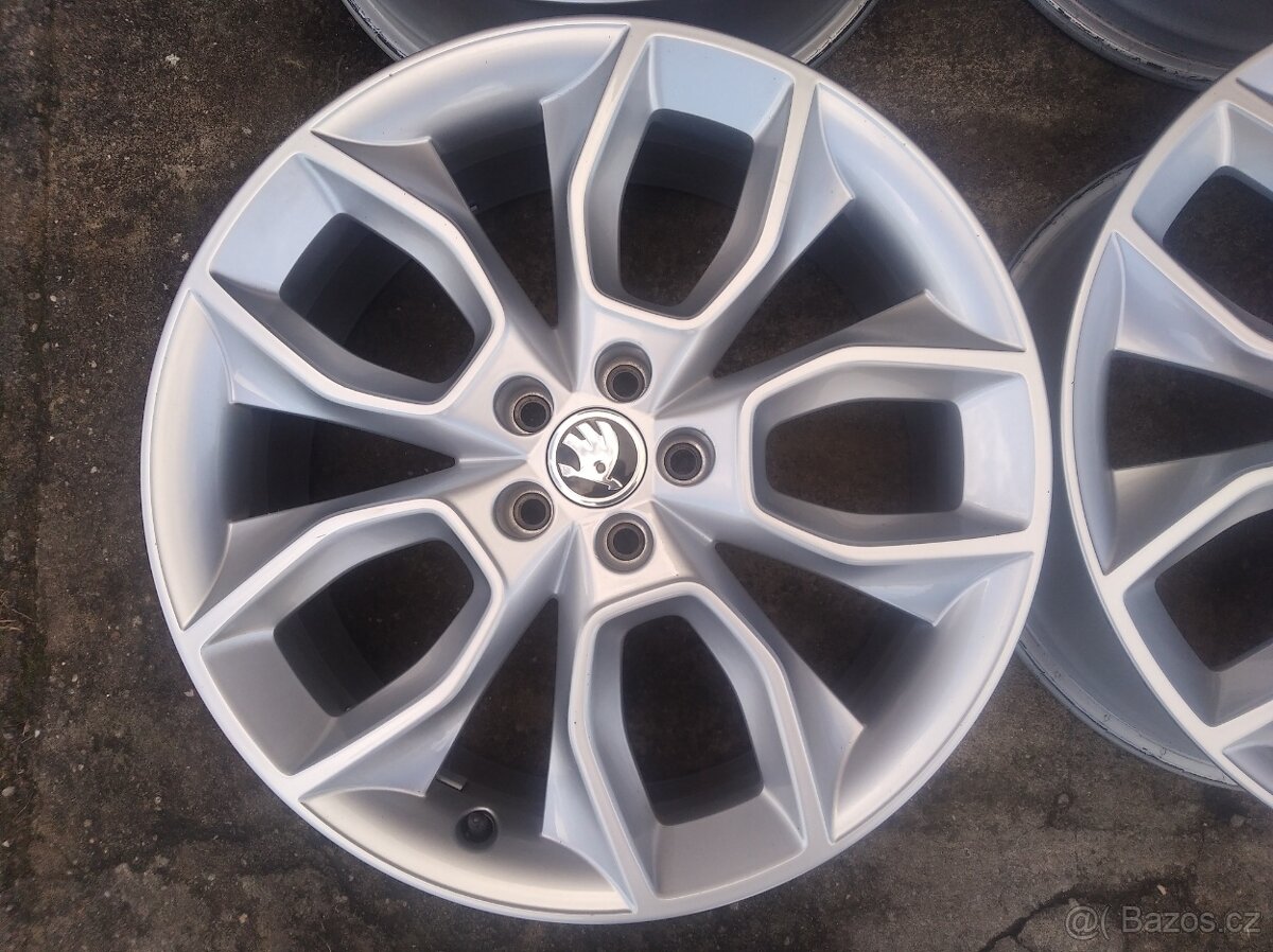 Prodám originální sadu disků Škoda Scala/Kamiq R18 - 2