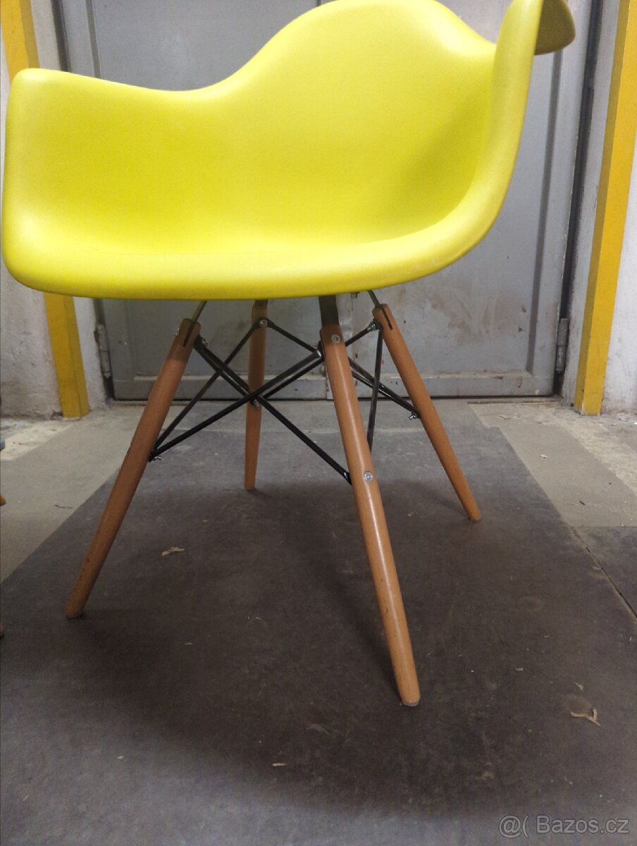 Židle 2ks - žluté - za obě 999,- - 2