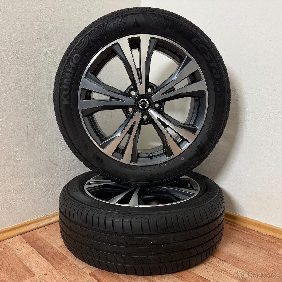NISSAN QASHQAI 5x114,3 R18 ET40+LETNÍ 215/55R18 8mm - 2