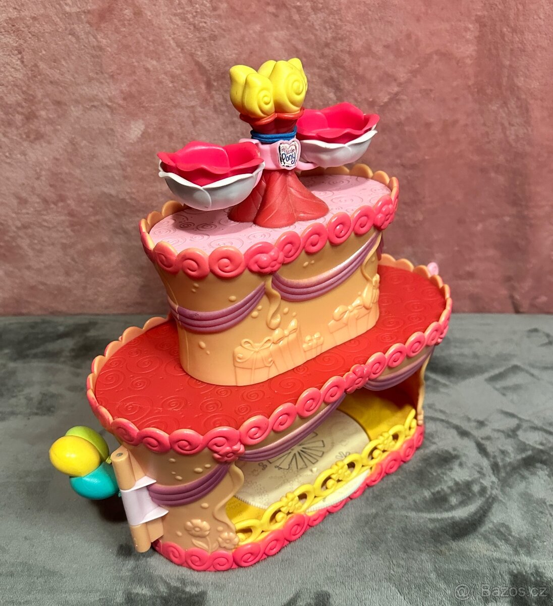 My Little Pony Ponyville Roller Skate Party Cake + poníci - 2