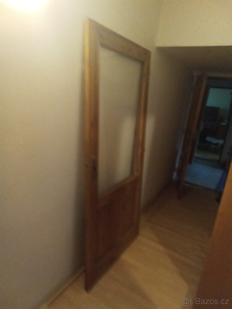 Dveře masiv 90 prave prosklené - 2