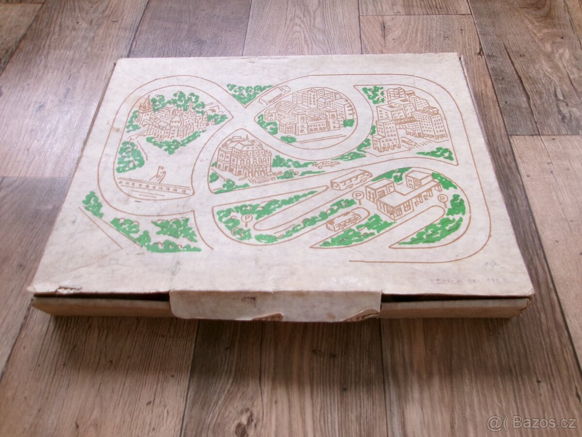 plechová autodráha - 2