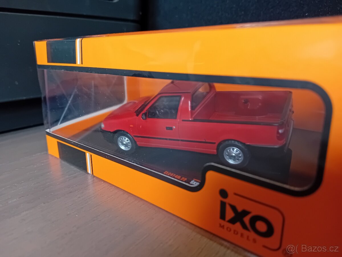 Škoda, BMW, Chevrolet, Volha, VW, Ford a Jaguar 1:43 IXO - 2