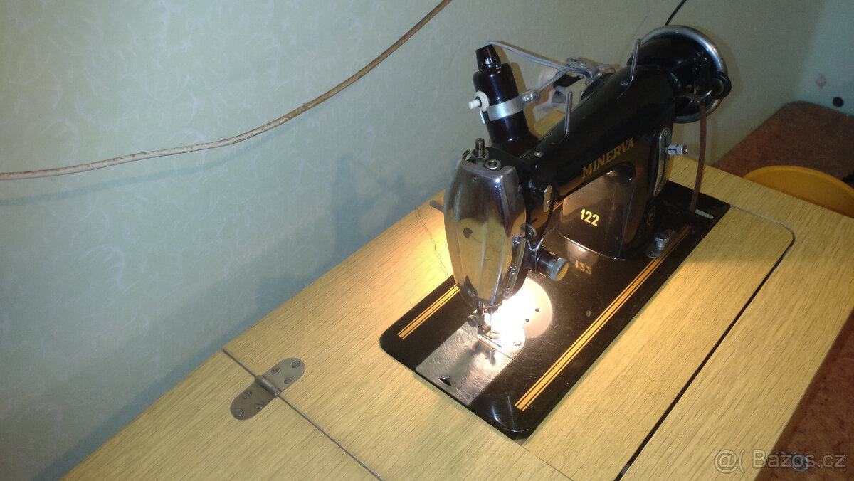 Šlapací šicí stroj Minerva - 2