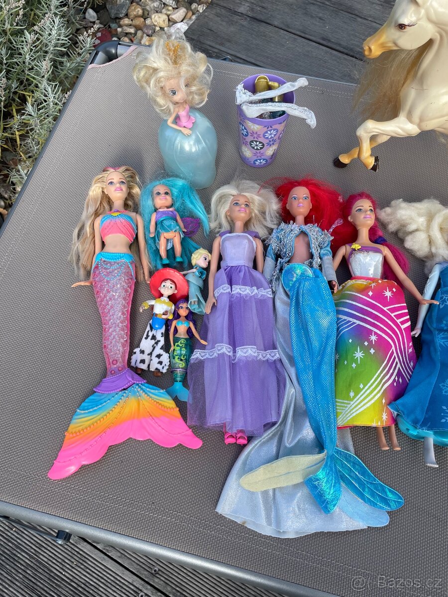 Set panenek Barbie apod.+koně - 2