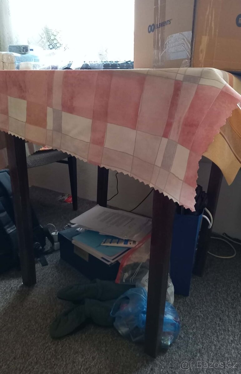 Jidelni stul a zidle - 2