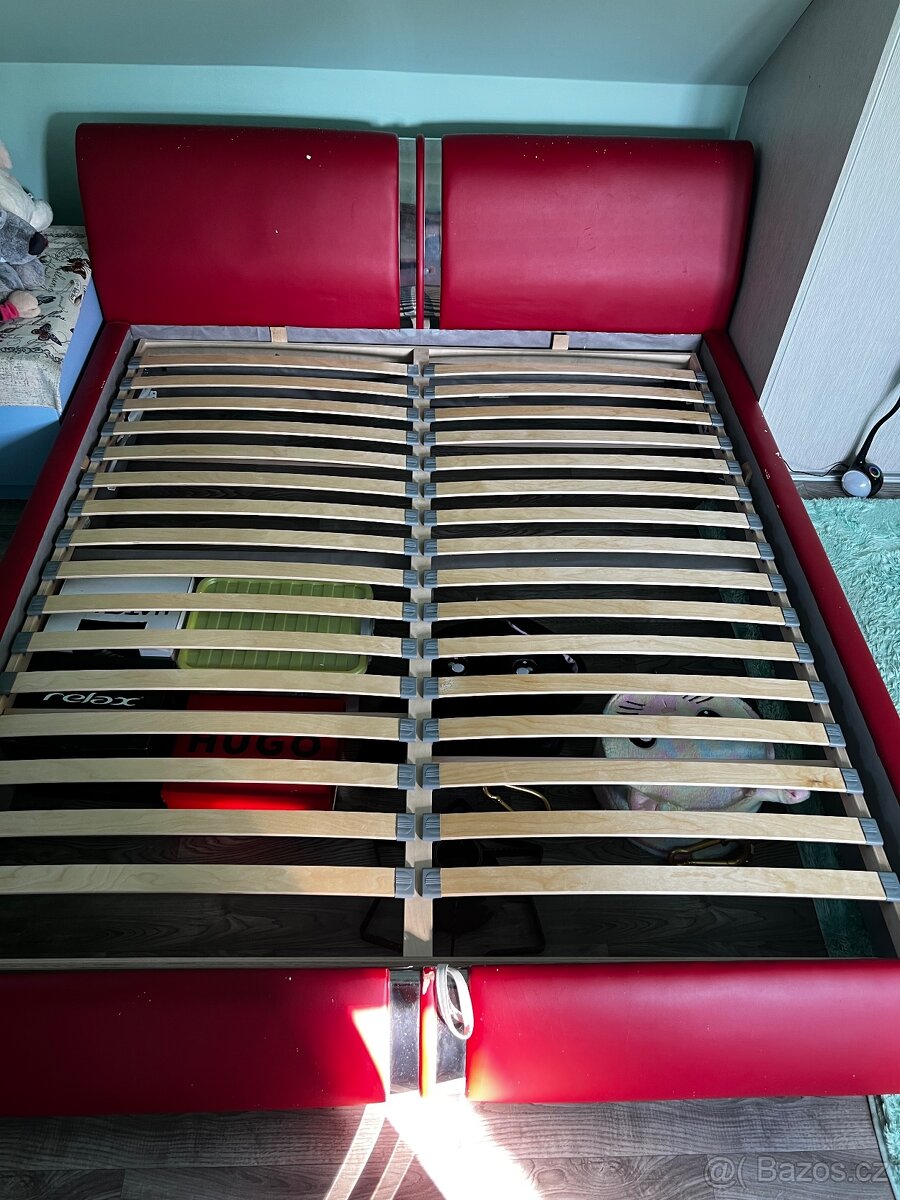 Koženková postel - 2