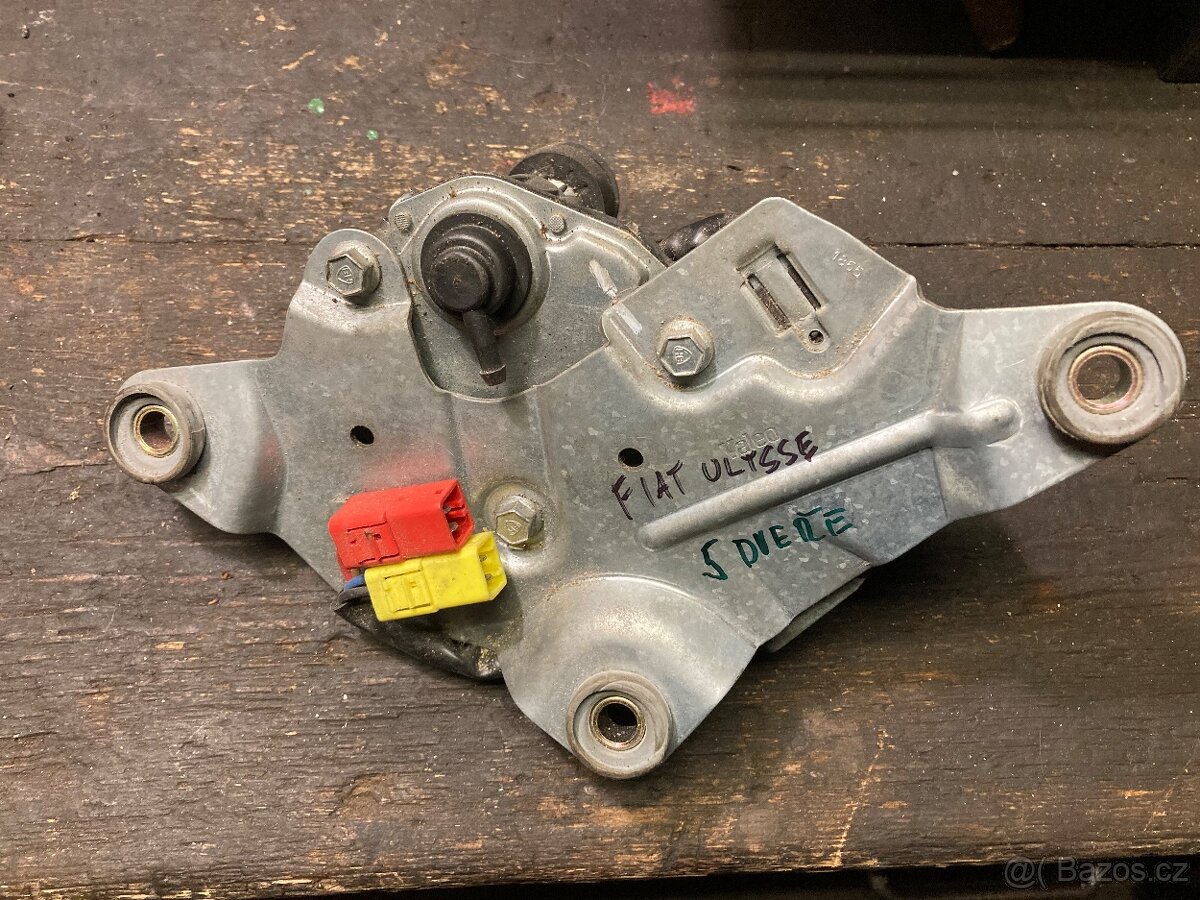 Motorek stěračů 5dveře - 2