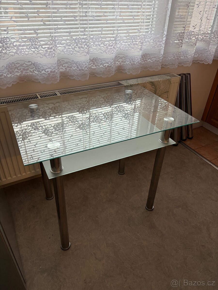 Jídelní stůl - 2