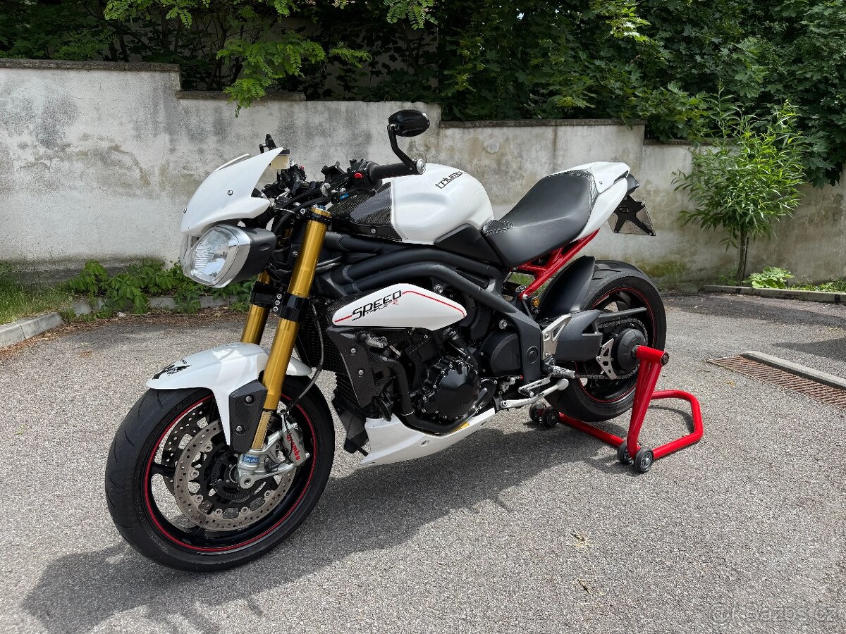 Triumph Speed Triple 1050 R - 2