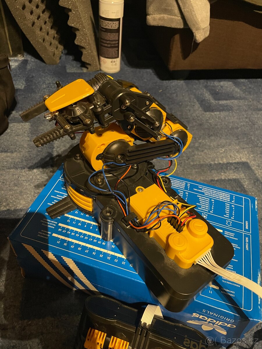 Robotická ruka (stavebnice) - 2