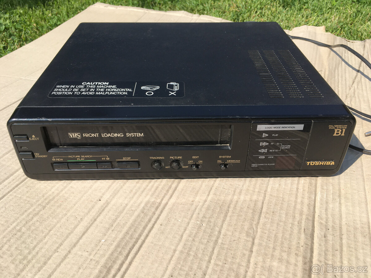 VHS přehrávač Toshiba - 2