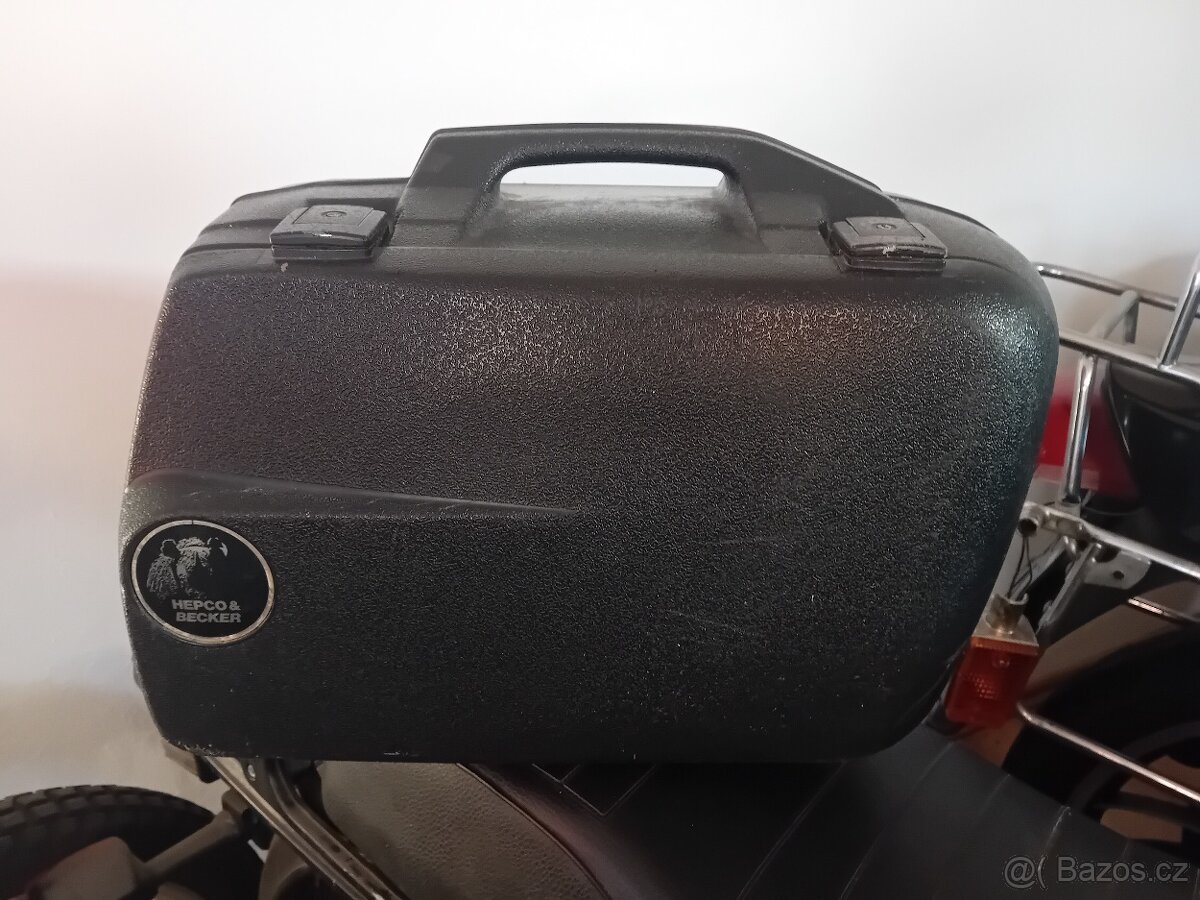 Yamaha XJ 900F, nosic a kufry - 2