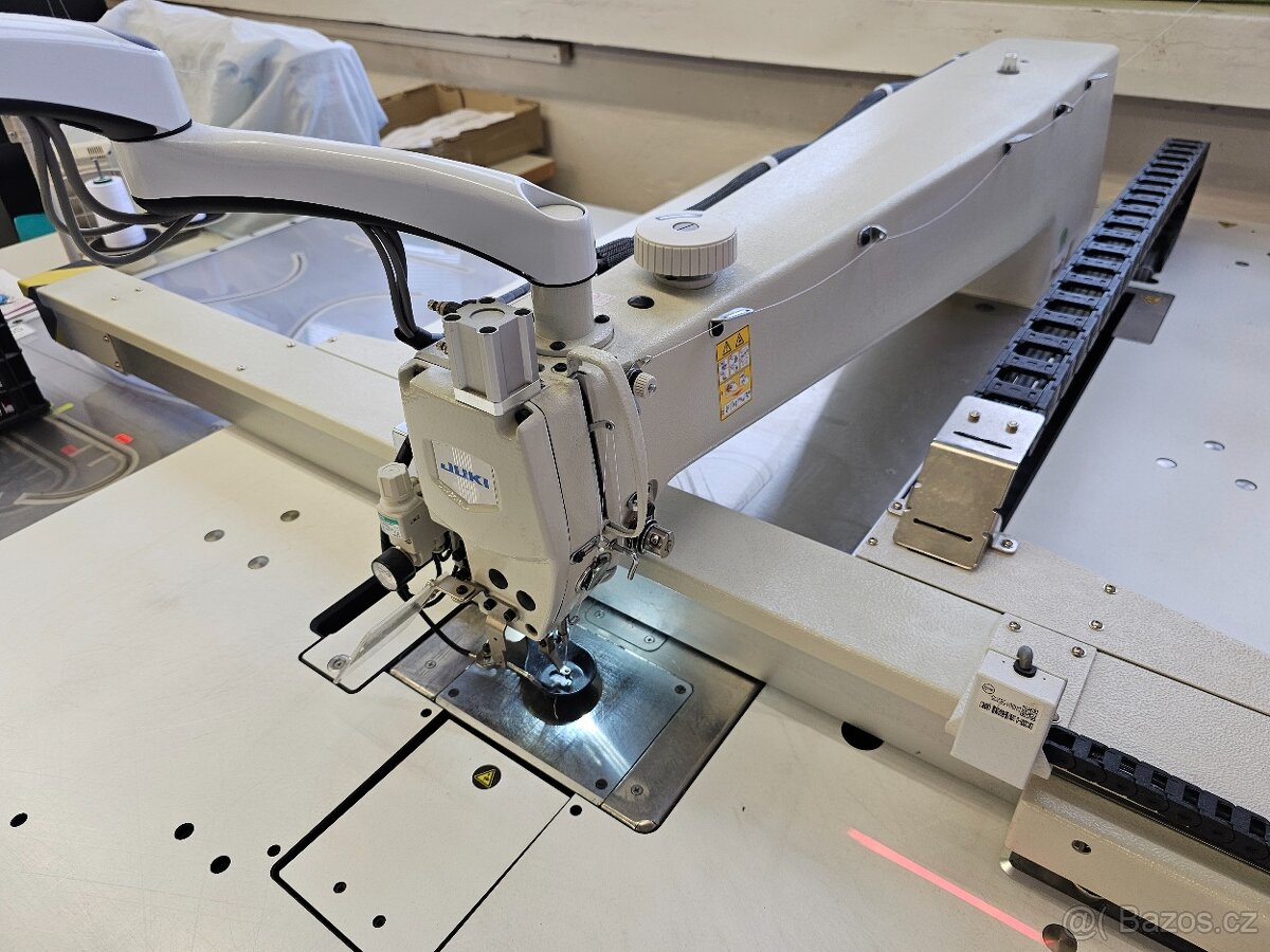 Automatický programovatelný šicí stroj JUKI PS-700 - 2