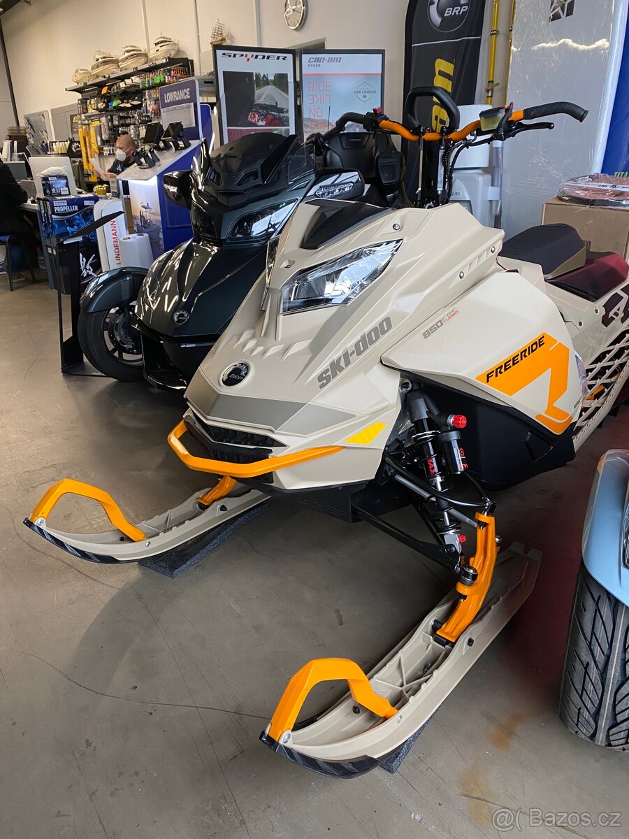 Ski-Doo Freeride 154 850 E-TEC Turbo R - 2