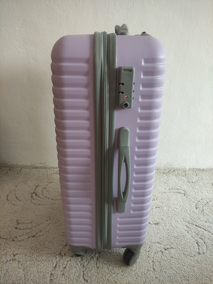 Cestovní skořepinový kufr - 2