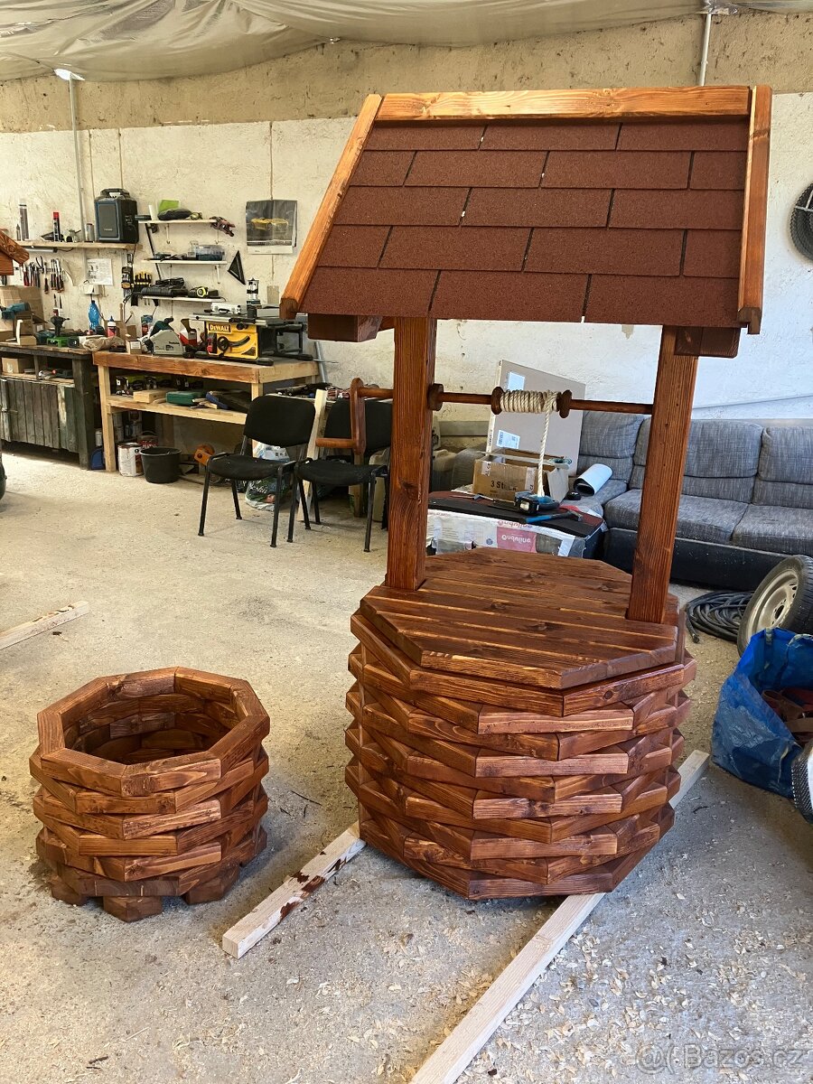 Dekorace studna + květináč - 2