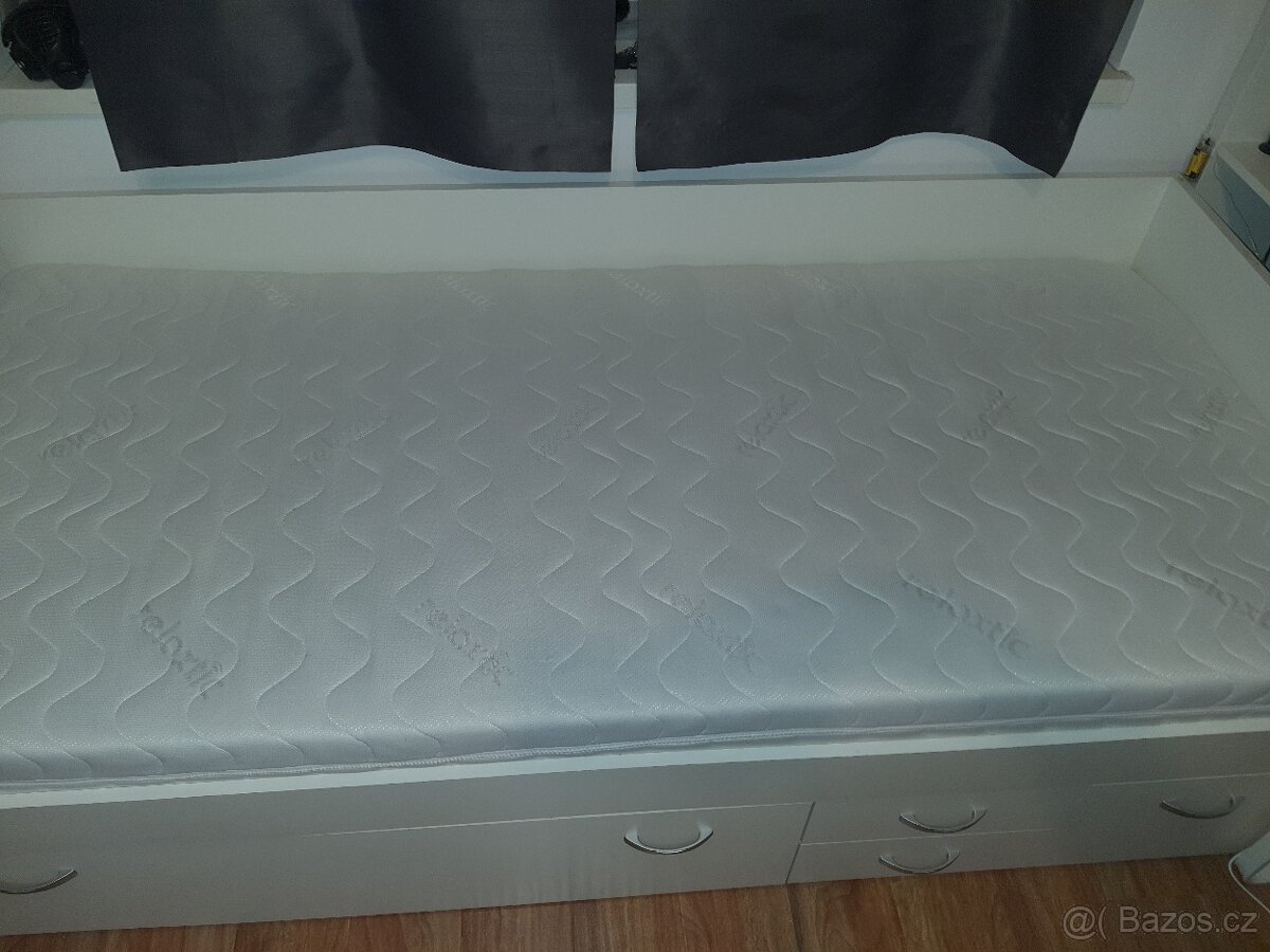 Dětská postel + matrace 90x200 - 2