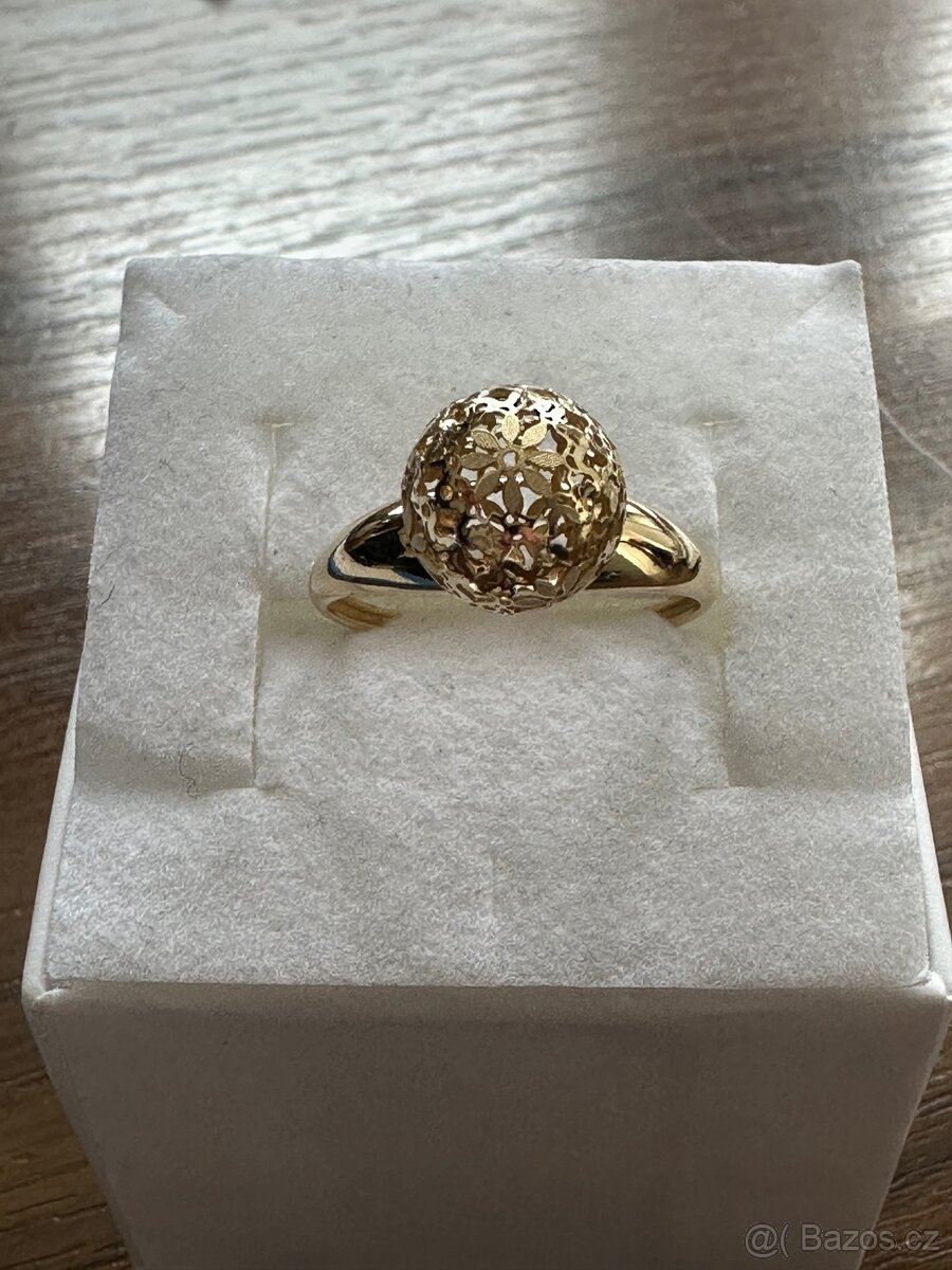 Zlatý dámský prsten, kulička - 2