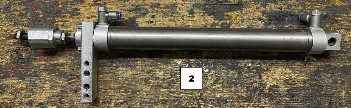 Pneumatický válec FESTO - 2